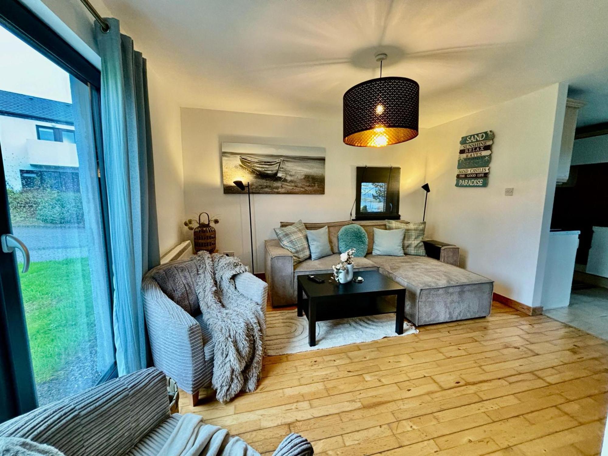 Sea Whispers - My Charming Costal Retreat In ヨール エクステリア 写真